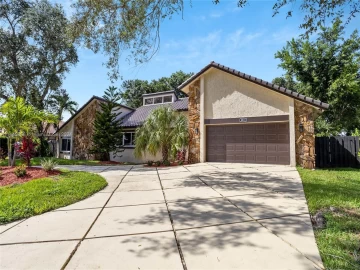 8881 N Lake Dasha Dr, Plantation, FL 33324