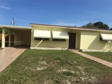 2626 NE 3rd Ct, Boynton Beach, FL 33435