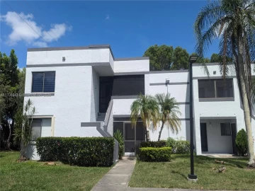 153  Lakeview Dr 101, Weston, FL 33326