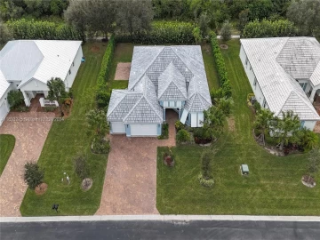 2547  Saint Lucia Cir, Vero Beach, FL 32967