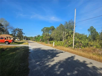 618  Thompson Ave, Lehigh Acres, FL 33972