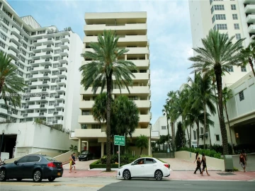 1621  Collins Ave 208, Miami Beach, FL 33139