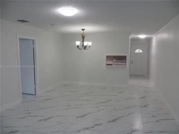 3865 NW 213th St , Miami Gardens, FL 33055