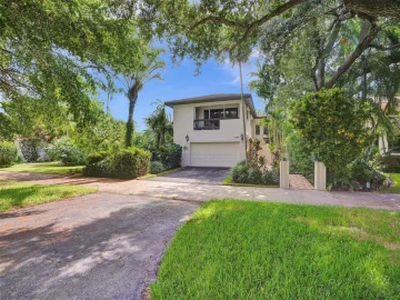 6245  Maynada St, Coral Gables, FL 33146