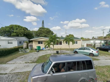 911 NW 200th Ter, Miami Gardens, FL 33169