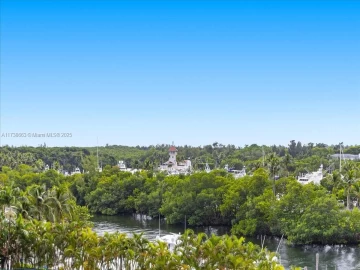 10  Edgewater Dr 5D, Coral Gables, FL 33133