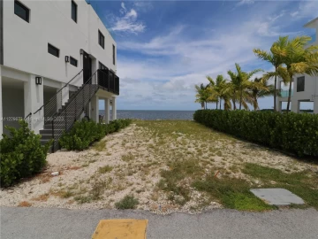 94825  Overseas Hwy #35, Key Largo, FL 33037