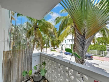 350  Collins Ave 212, Miami Beach, FL 33139