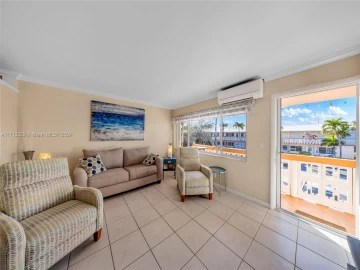 1015 SW 11th Ave 19K, Hallandale Beach, FL 33009