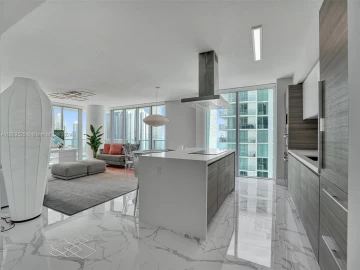 330  Sunny Isles Blvd 5-2207, Sunny Isles Beach, FL 33160