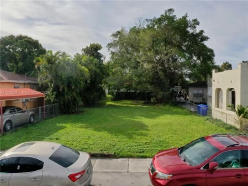 1376 NW 32nd St , Miami, FL 33142