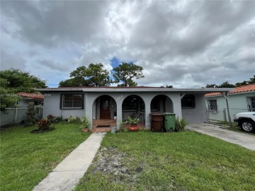 546 E 27th St , Hialeah, FL 33013